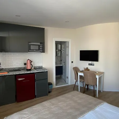 Otel Royal Homes 703